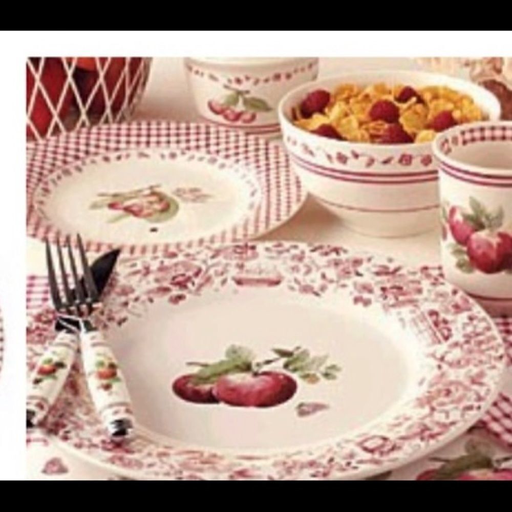 Authentic Pfaltzgraff 24 piece SET - Picture 2 of 6